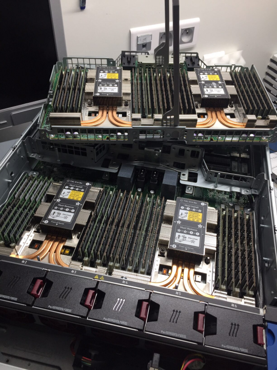 HPE ProLiant DL560 Gen10 Server, 8 SFF